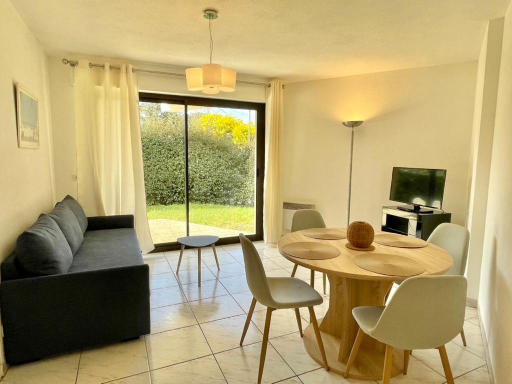 Charmant Rez De Jardin - 900M Plage De Pontaillac Lejlighed Royan Eksteriør billede